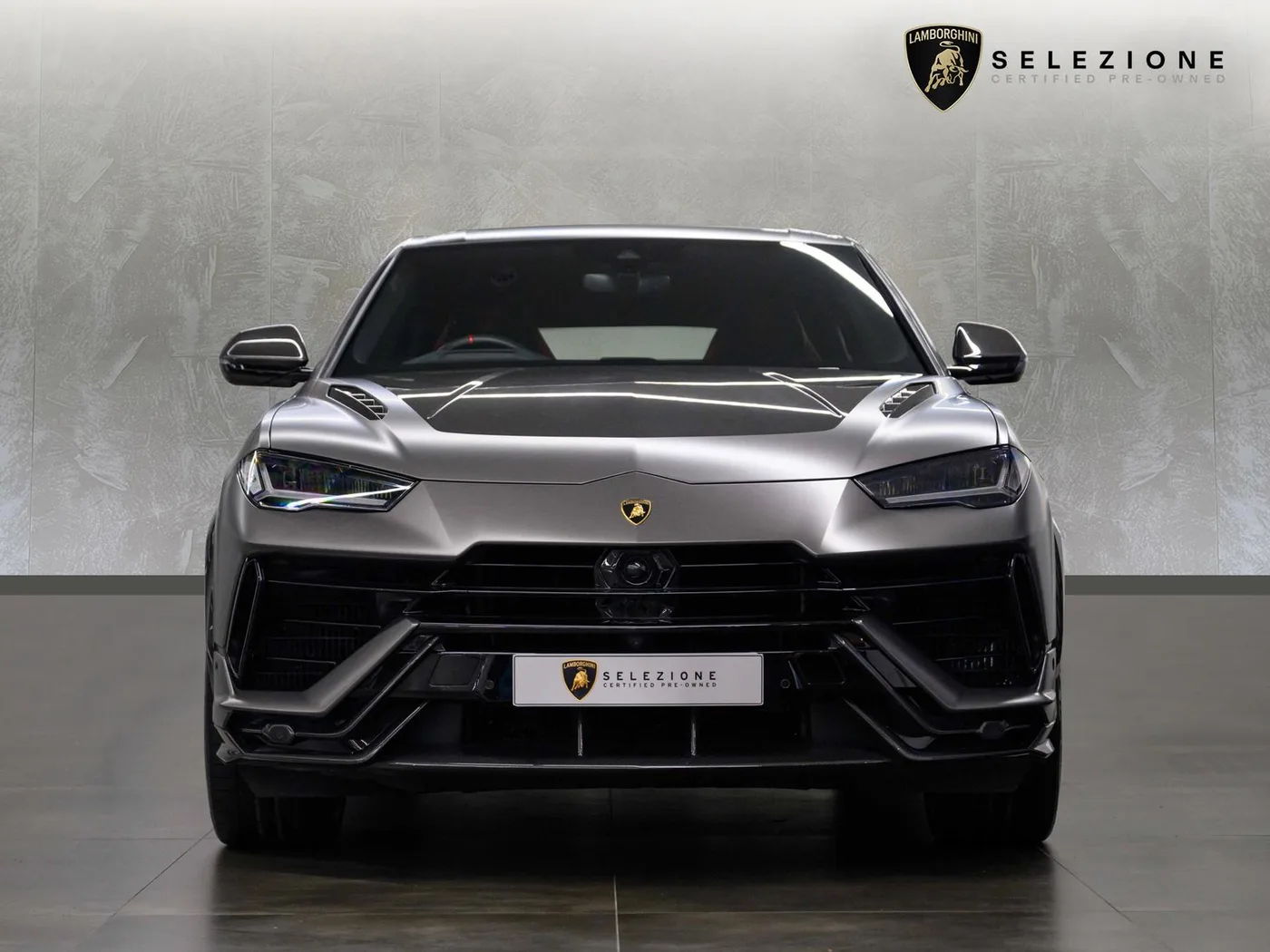 2023 Lamborghini Urus Performante offered by a franchised dealer group in London, United Kingdom, photo 5 of 20