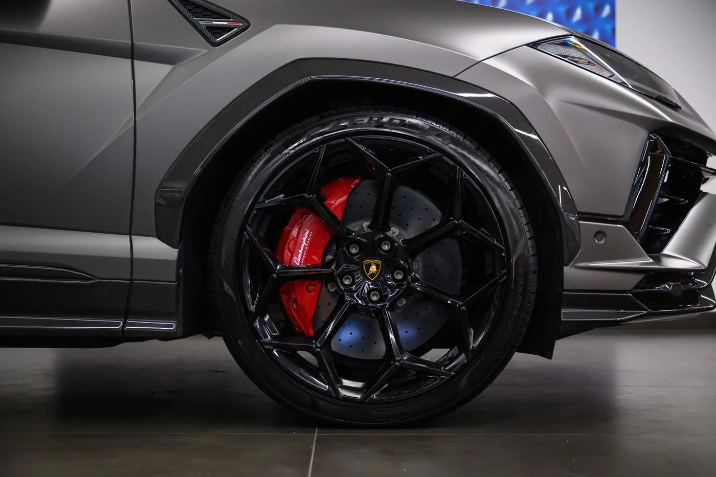 2023 Lamborghini Urus Performante offered by a franchised dealer group in London, United Kingdom, photo 9 of 20