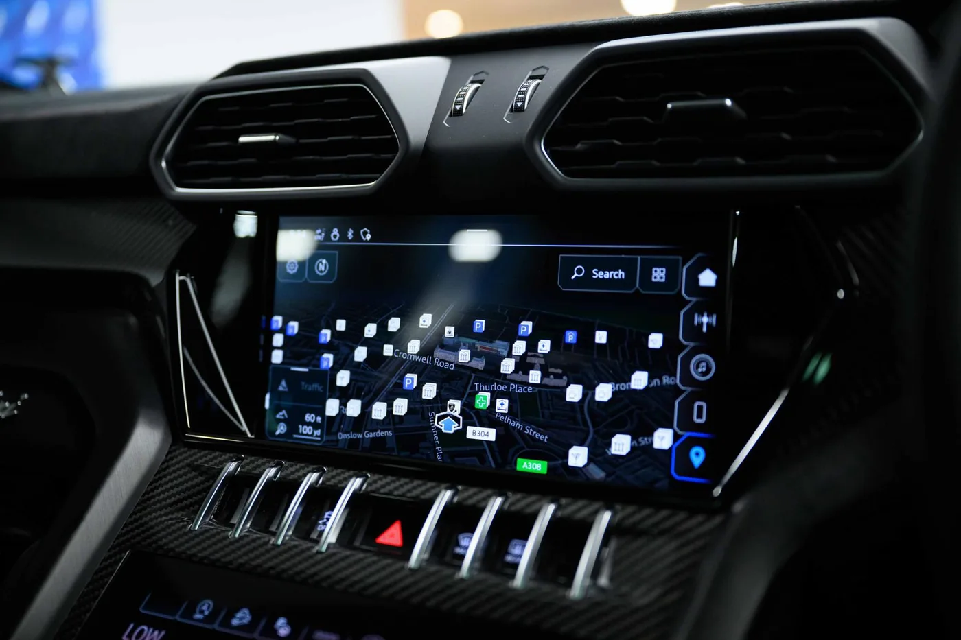 2023 Lamborghini Urus Performante offered by a franchised dealer group in London, United Kingdom, photo 12 of 20