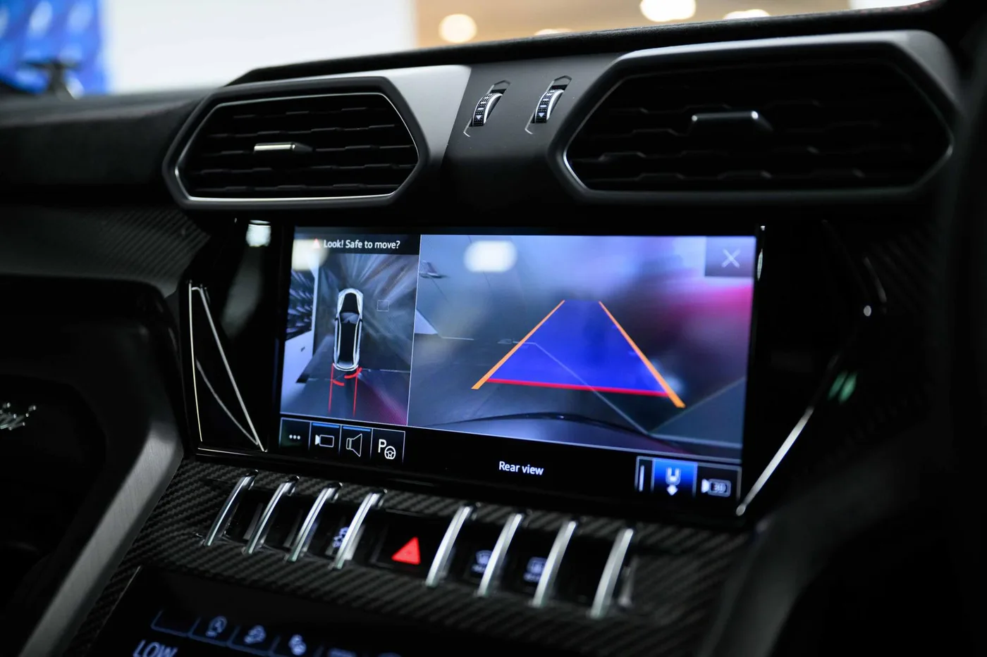 2023 Lamborghini Urus Performante offered by a franchised dealer group in London, United Kingdom, photo 13 of 20