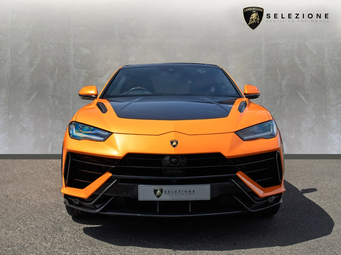 2023 Lamborghini Urus Performante offered by a franchised dealer group in Manchester, United Kingdom, photo 5 of 20
