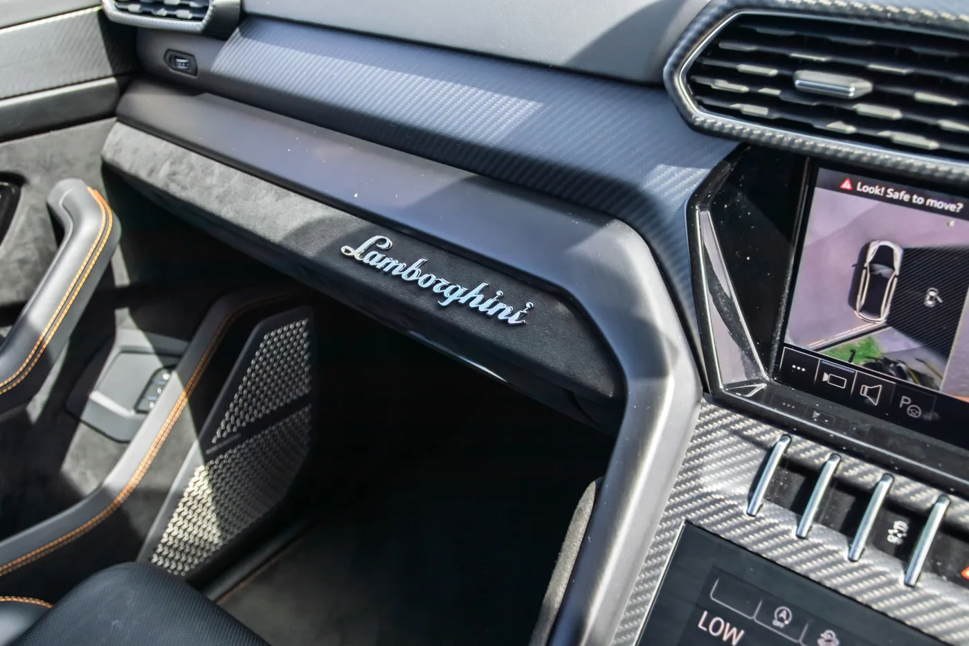 2023 Lamborghini Urus Performante offered by a franchised dealer group in Manchester, United Kingdom, photo 18 of 20