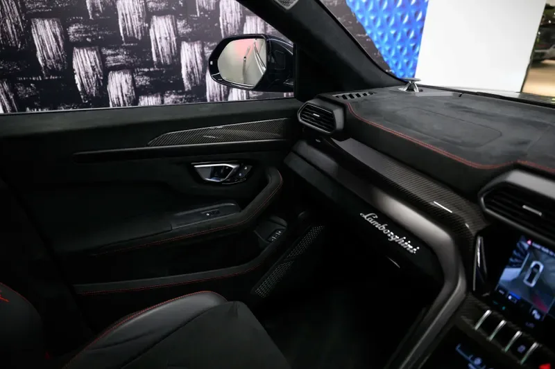 2023 Lamborghini Urus Performante, 16/20