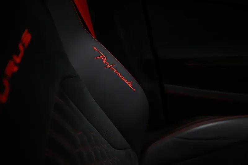 2023 Lamborghini Urus Performante, 18/20