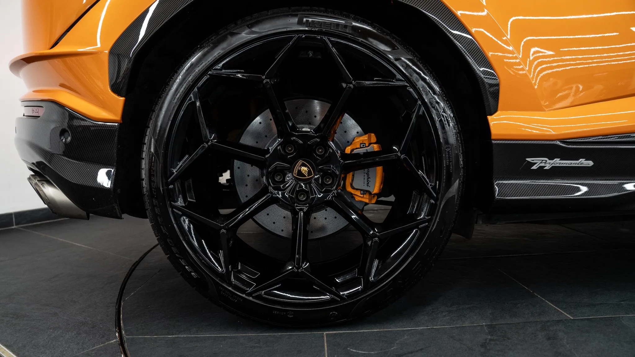 2023 Lamborghini Urus Performante, 17/30