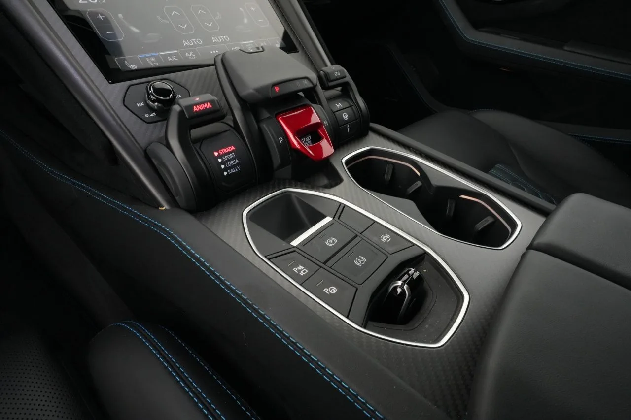 2023 Lamborghini Urus Performante, 21/30