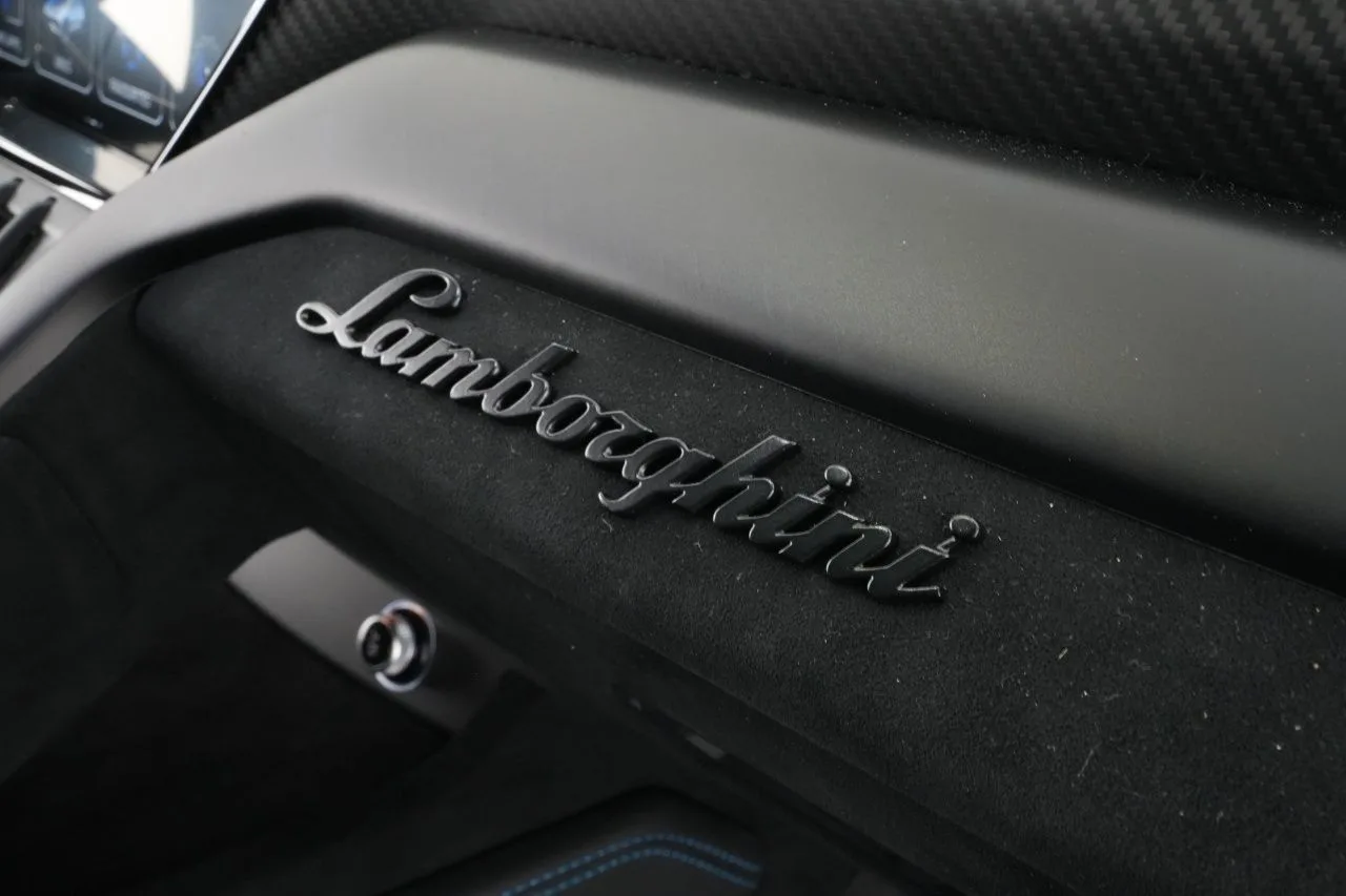 2023 Lamborghini Urus Performante, 26/30