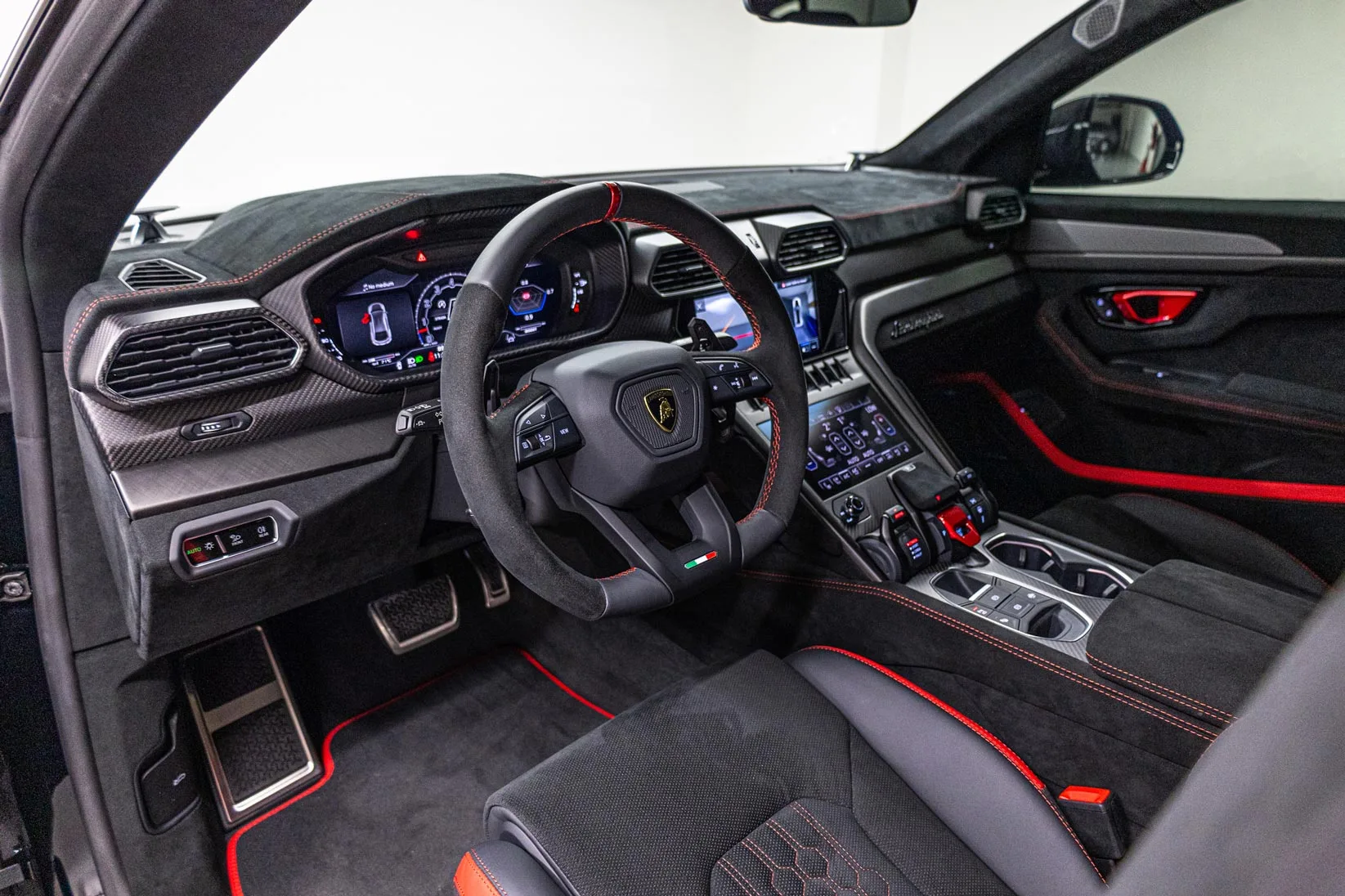 2023 Lamborghini Urus Performante, 13/20