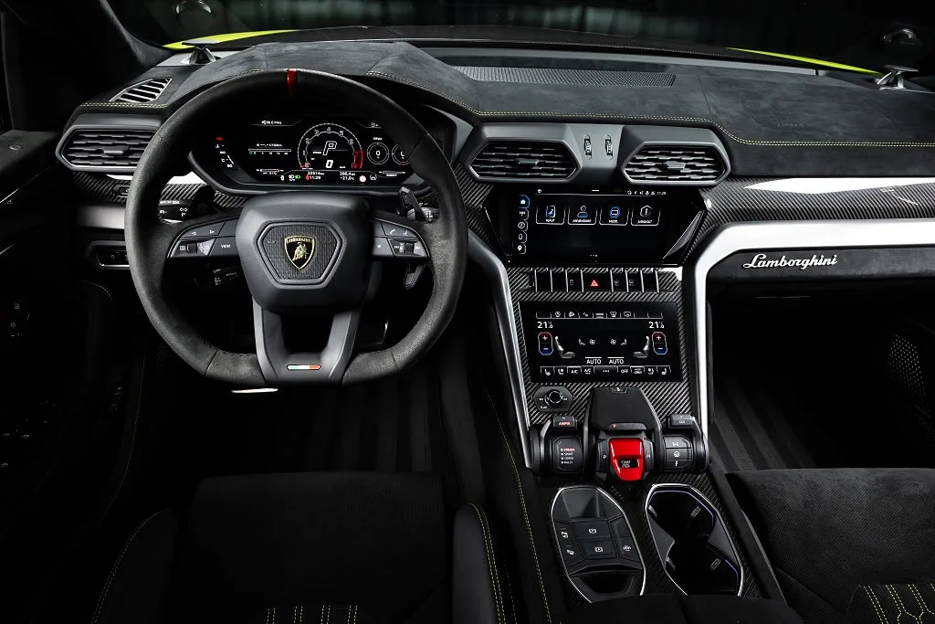 2023 Lamborghini Urus Performante, 15/23
