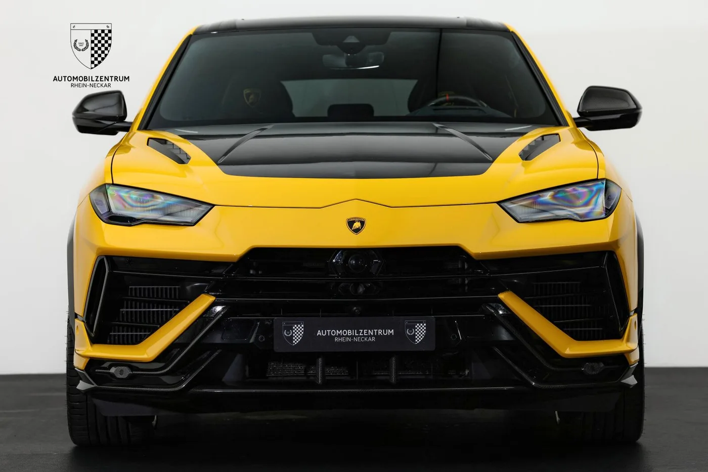 2023 Lamborghini Urus Performante proposée par un spécialiste de la supercar à Viernheim, Allemagne, photo 2 sur 25