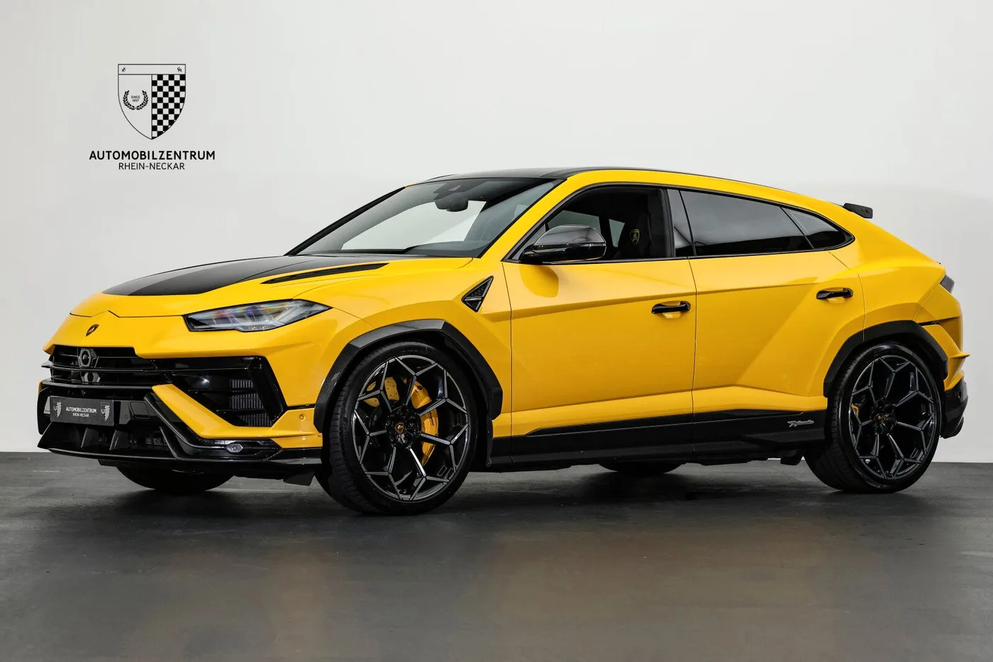 2023 Lamborghini Urus Performante proposée par un spécialiste de la supercar à Viernheim, Allemagne, photo 3 sur 25