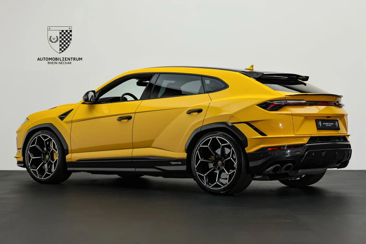 2023 Lamborghini Urus Performante proposée par un spécialiste de la supercar à Viernheim, Allemagne, photo 5 sur 25