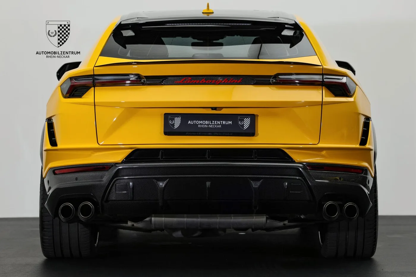 2023 Lamborghini Urus Performante proposée par un spécialiste de la supercar à Viernheim, Allemagne, photo 6 sur 25