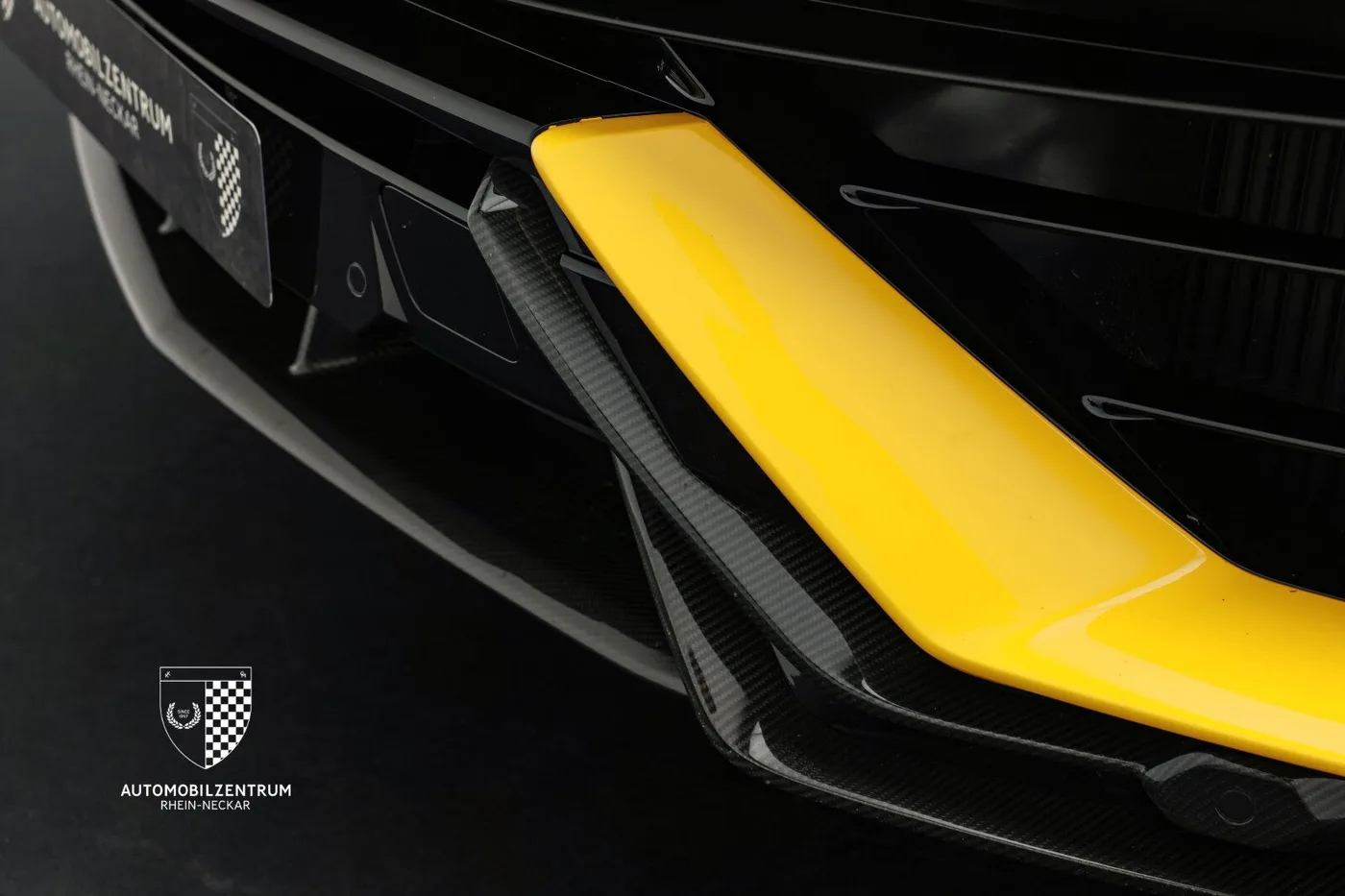 2023 Lamborghini Urus Performante proposée par un spécialiste de la supercar à Viernheim, Allemagne, photo 12 sur 25