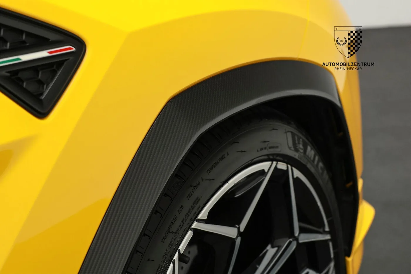 2023 Lamborghini Urus Performante proposée par un spécialiste de la supercar à Viernheim, Allemagne, photo 14 sur 25