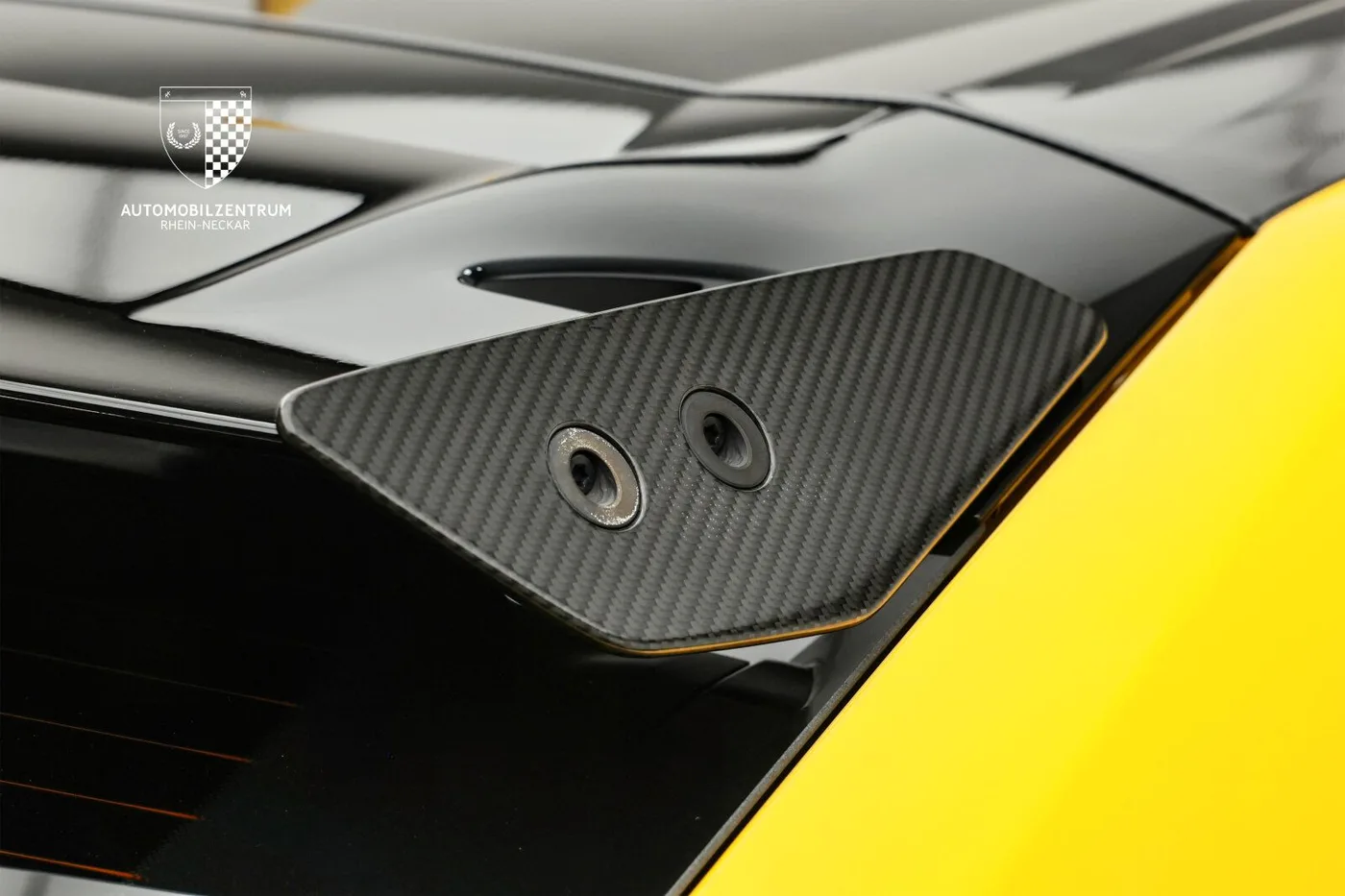 2023 Lamborghini Urus Performante proposée par un spécialiste de la supercar à Viernheim, Allemagne, photo 17 sur 25