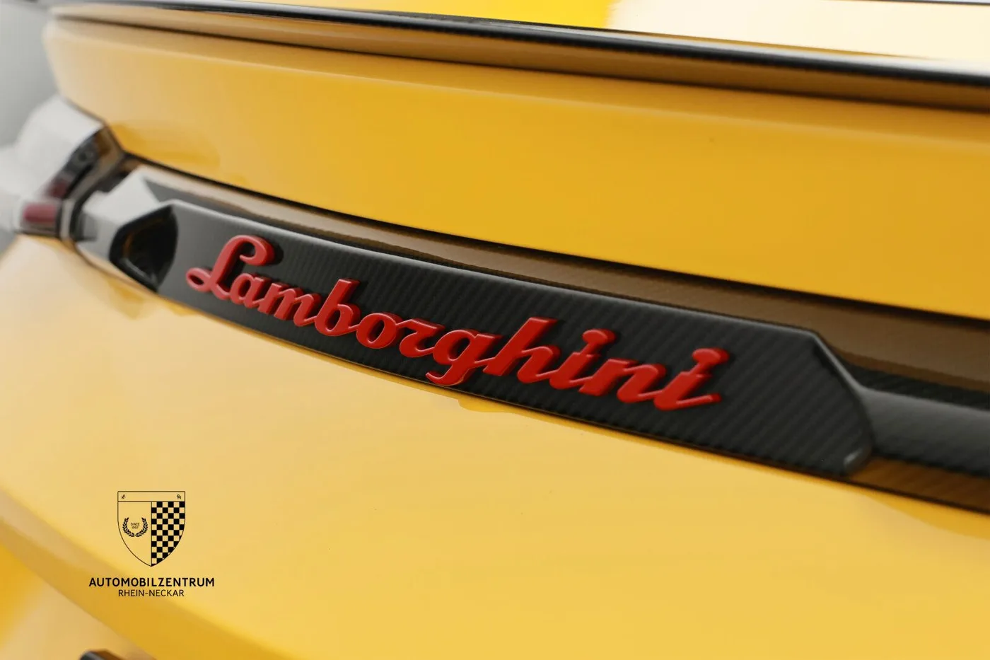 2023 Lamborghini Urus Performante proposée par un spécialiste de la supercar à Viernheim, Allemagne, photo 19 sur 25
