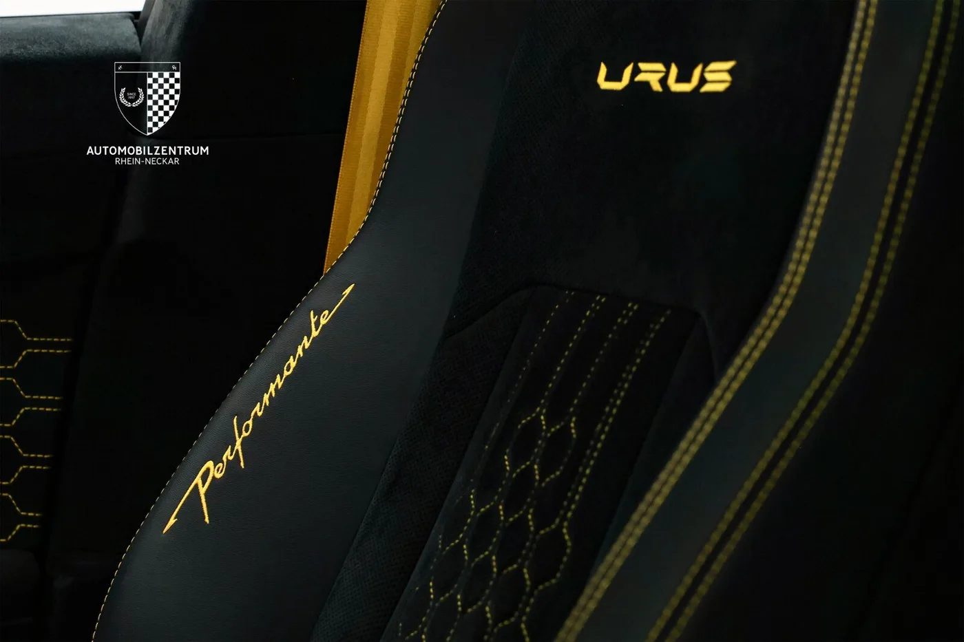 2023 Lamborghini Urus Performante proposée par un spécialiste de la supercar à Viernheim, Allemagne, photo 24 sur 25