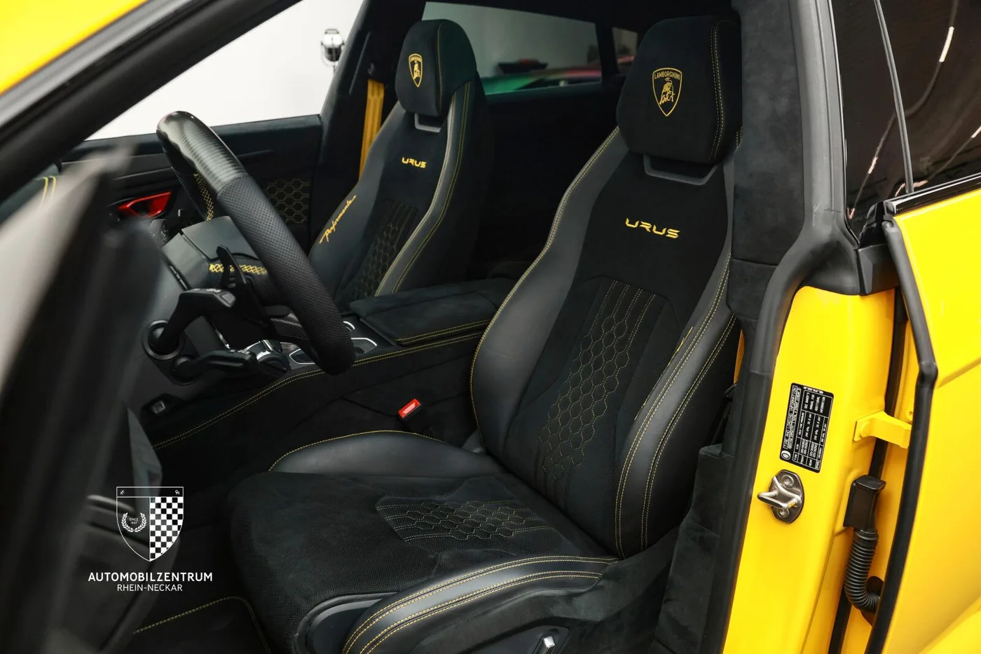 2023 Lamborghini Urus Performante proposée par un spécialiste de la supercar à Viernheim, Allemagne, photo 25 sur 25