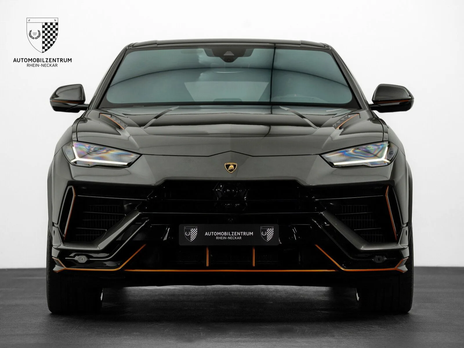 2023 Lamborghini Urus Performante, 2/30