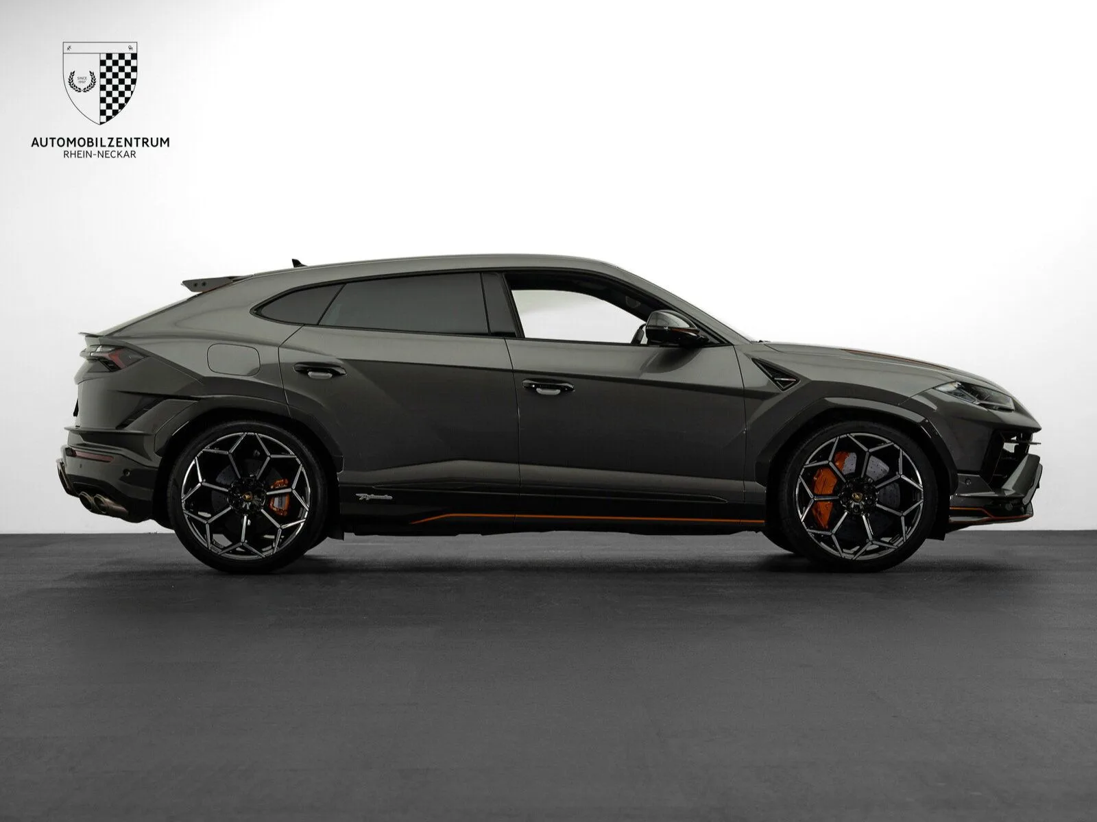 2023 Lamborghini Urus Performante, 11/30