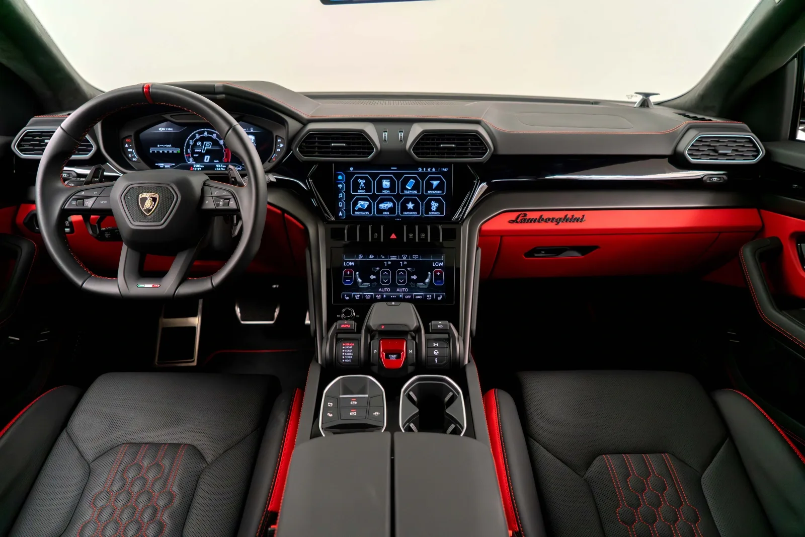 2023 Lamborghini Urus S, 8/17