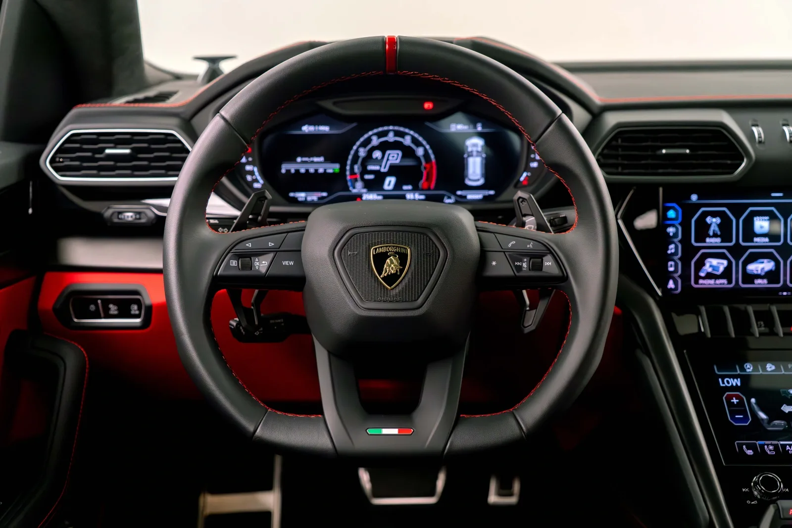 2023 Lamborghini Urus S, 9/17