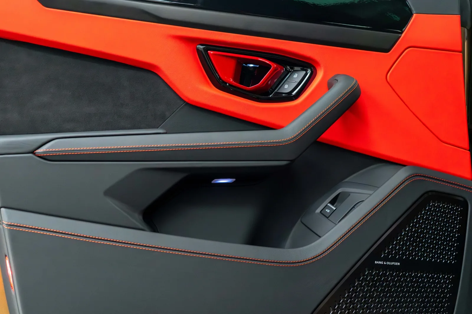 2023 Lamborghini Urus S, 16/17
