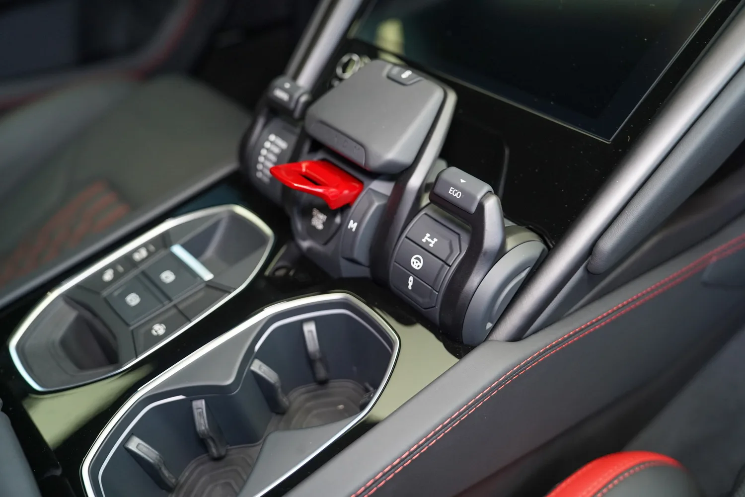 2023 Lamborghini Urus S, 8/16