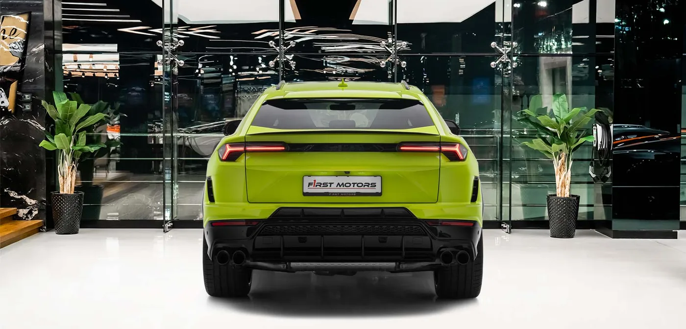 2023 Lamborghini Urus S angeboten von einem Fachhändler in Dubai, Vereinigte Arabische Emirate, Außenansicht 4