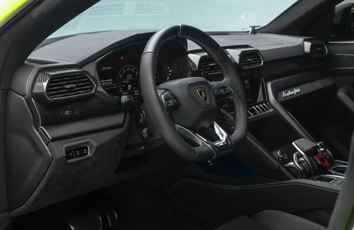 2023 Lamborghini Urus S angeboten von einem Fachhändler in Dubai, Vereinigte Arabische Emirate, Foto 5 von 10