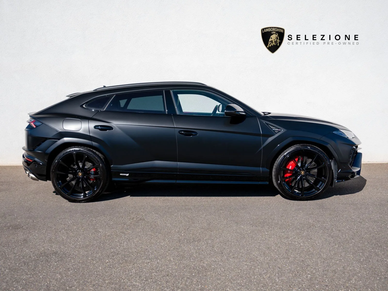 2023 Lamborghini Urus S, 2/30