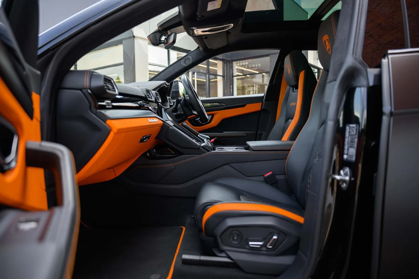 2023 Lamborghini Urus S angeboten von einer Vertragshändlergruppe in Pangbourne, Vereinigtes Königreich, Foto 6 von 20