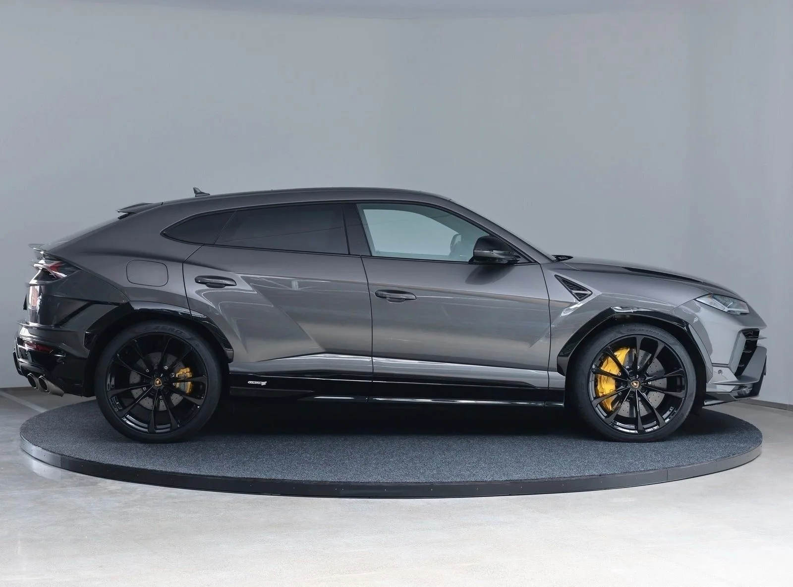 2023 Lamborghini Urus S, 4/17