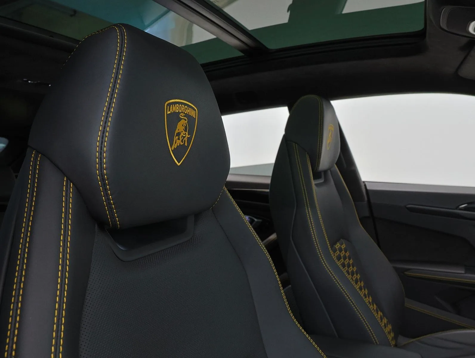 2023 Lamborghini Urus S, 12/17