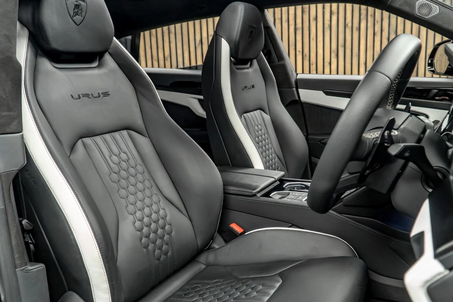 2023 Lamborghini Urus S, 2/30