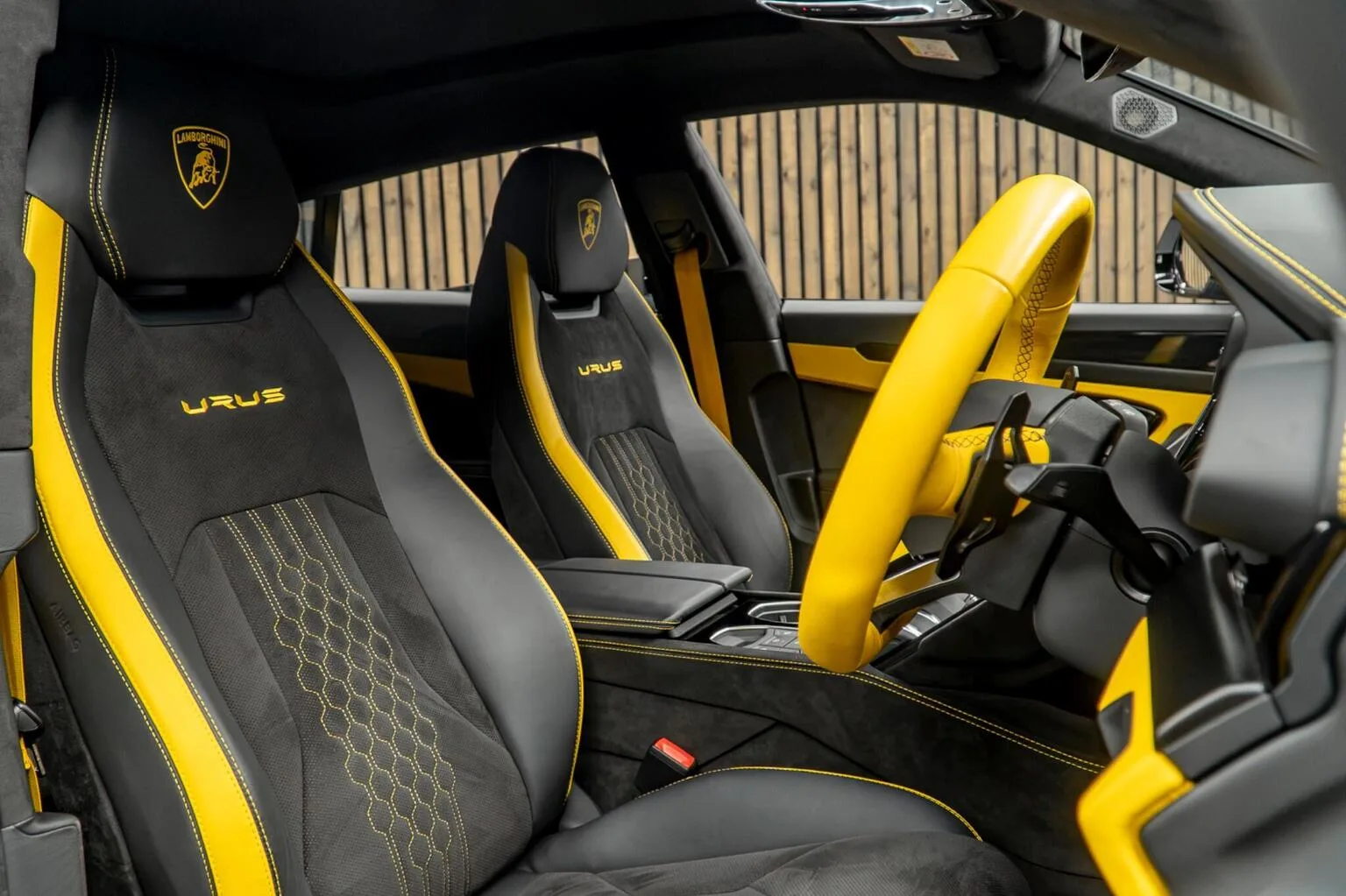 2023 Lamborghini Urus S, 2/30