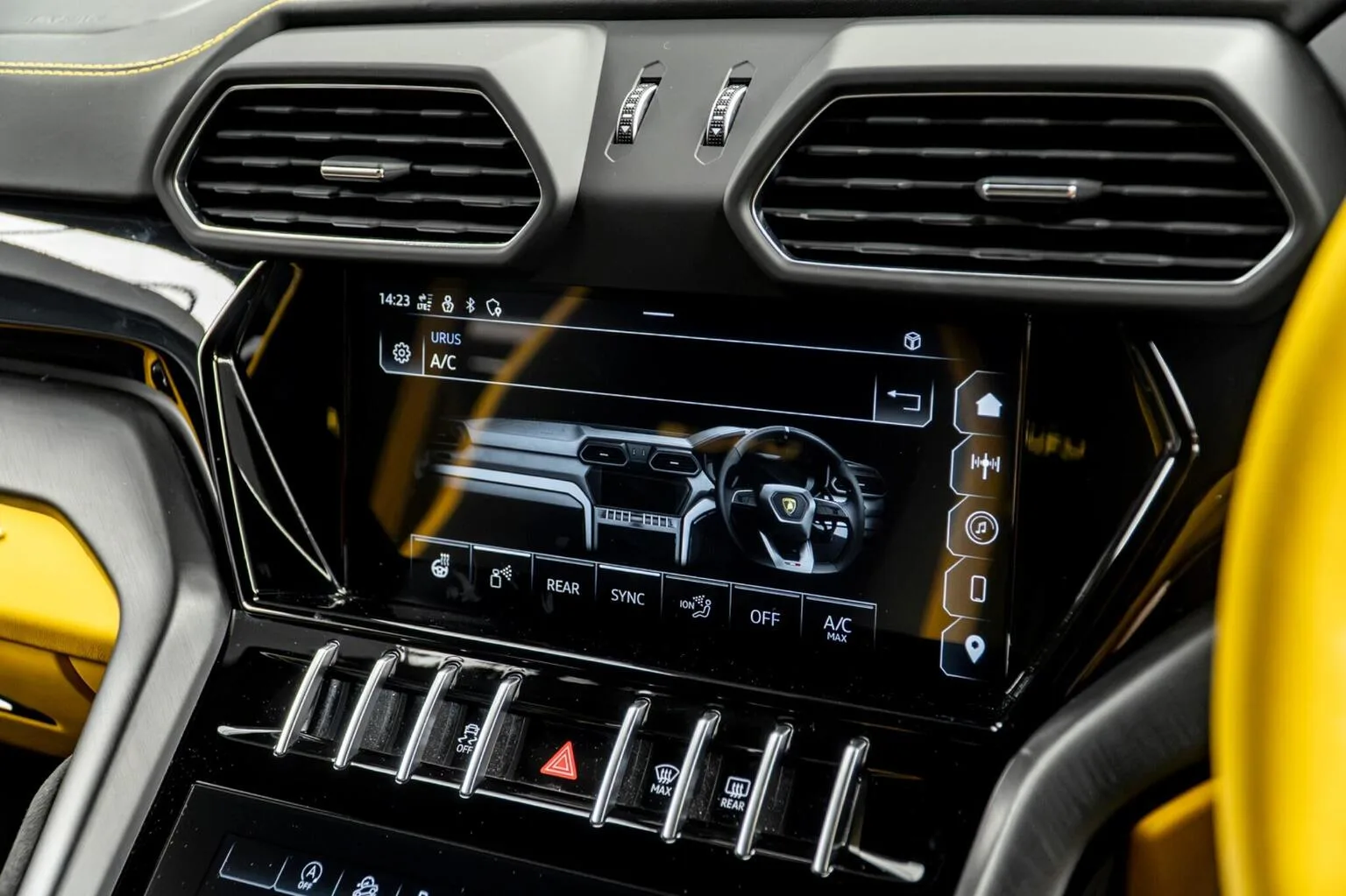 2023 Lamborghini Urus S, 29/30