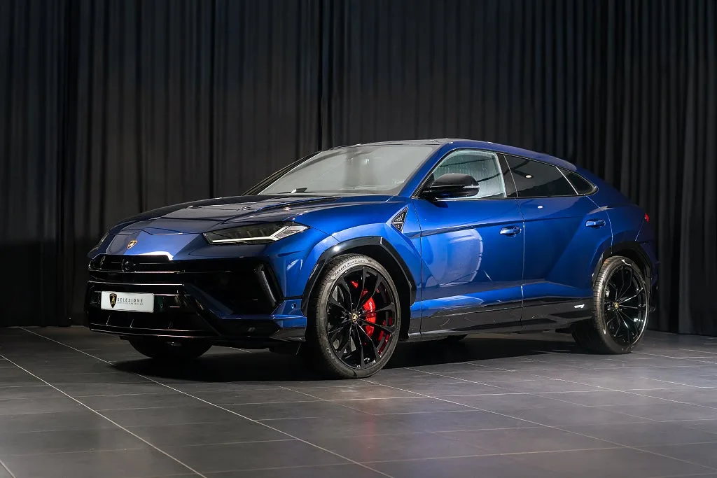 2023 Lamborghini Urus S offered by an authorised dealer in Arlöv, Sweden, main photo