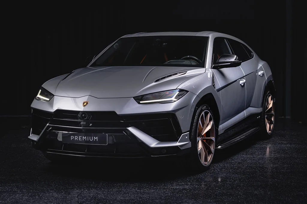 2023 Lamborghini Urus S offered by an authorised dealer in Järfälla, Sweden, main photo