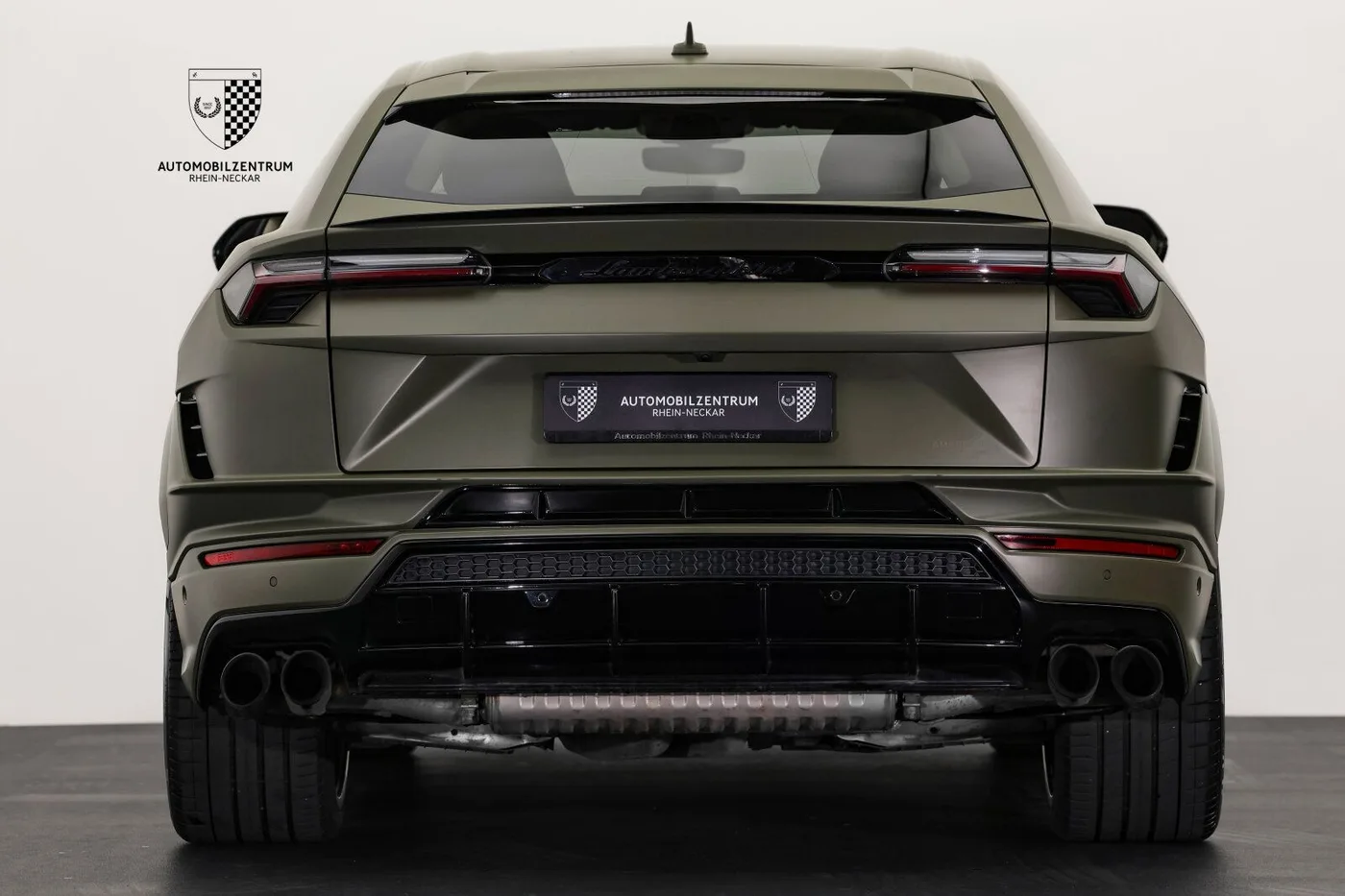 2023 Lamborghini Urus S offered by a supercar dealer in Viernheim, Germany, photo 6 of 25