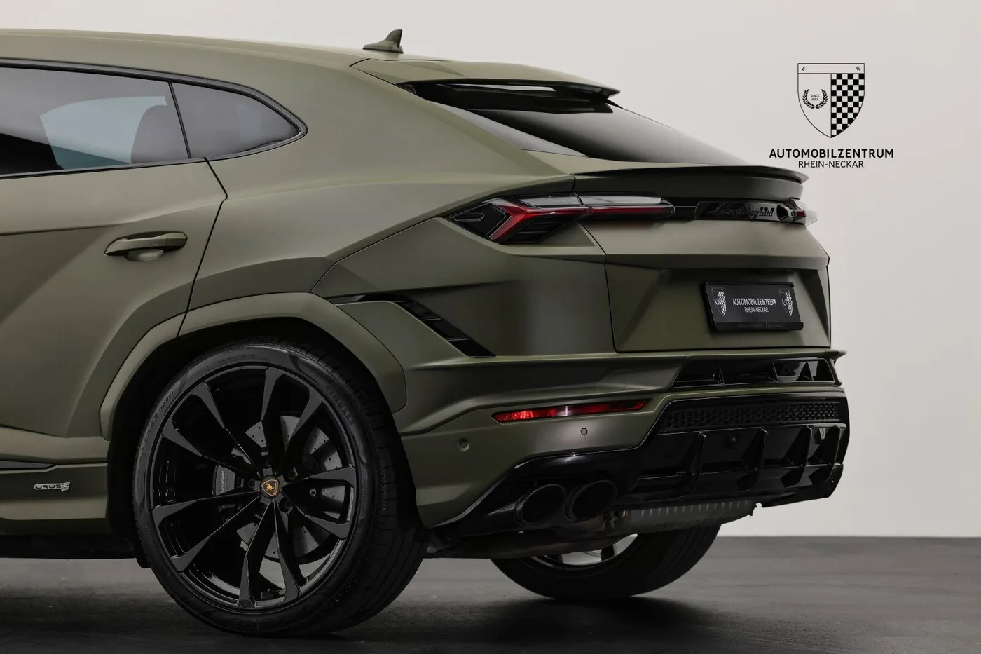 2023 Lamborghini Urus S offered by a supercar dealer in Viernheim, Germany, photo 12 of 25