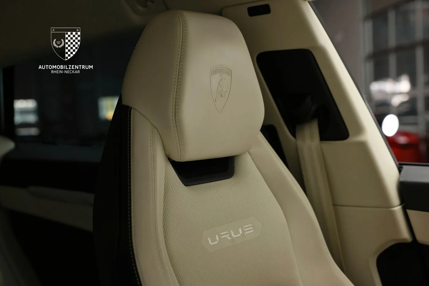 2023 Lamborghini Urus S offered by a supercar dealer in Viernheim, Germany, photo 16 of 25