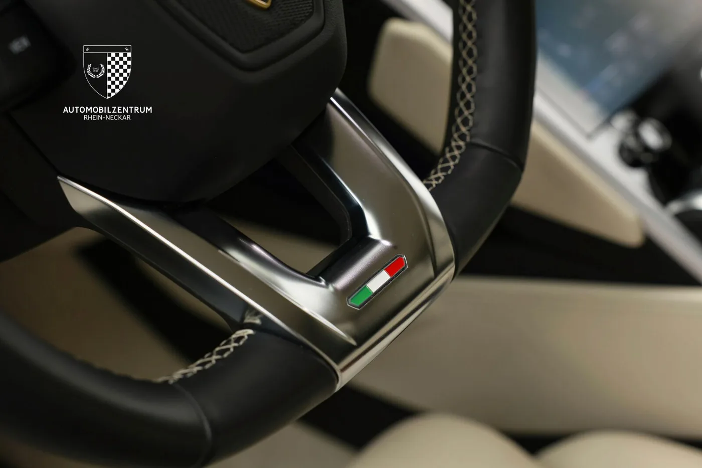 2023 Lamborghini Urus S offered by a supercar dealer in Viernheim, Germany, photo 19 of 25