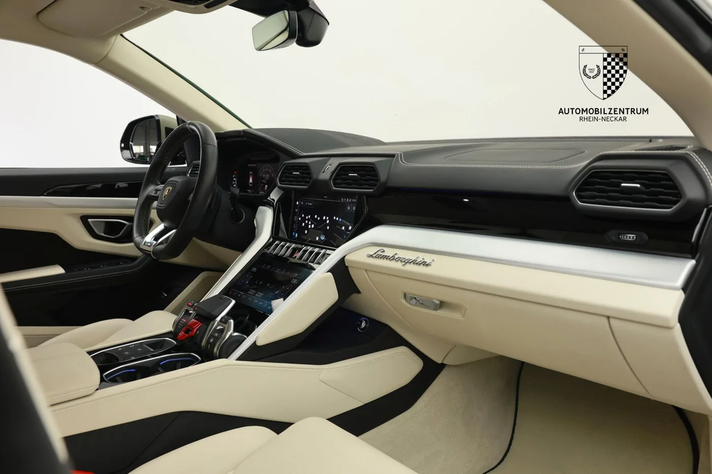 2023 Lamborghini Urus S offered by a supercar dealer in Viernheim, Germany, photo 20 of 25
