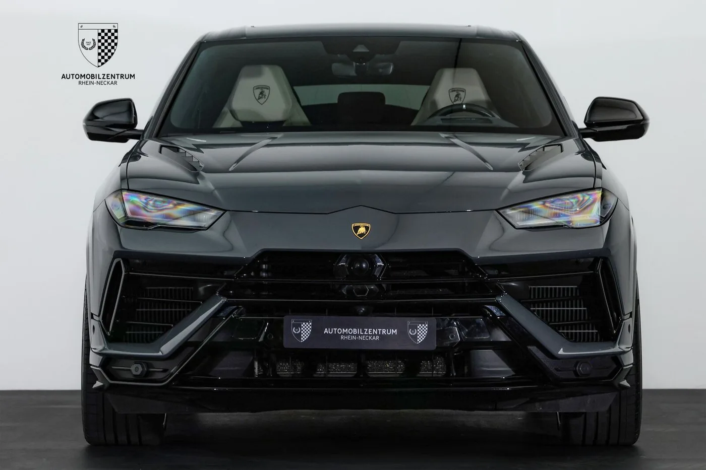 2023 Lamborghini Urus S offered by a supercar dealer in Viernheim, Germany, photo 2 of 25
