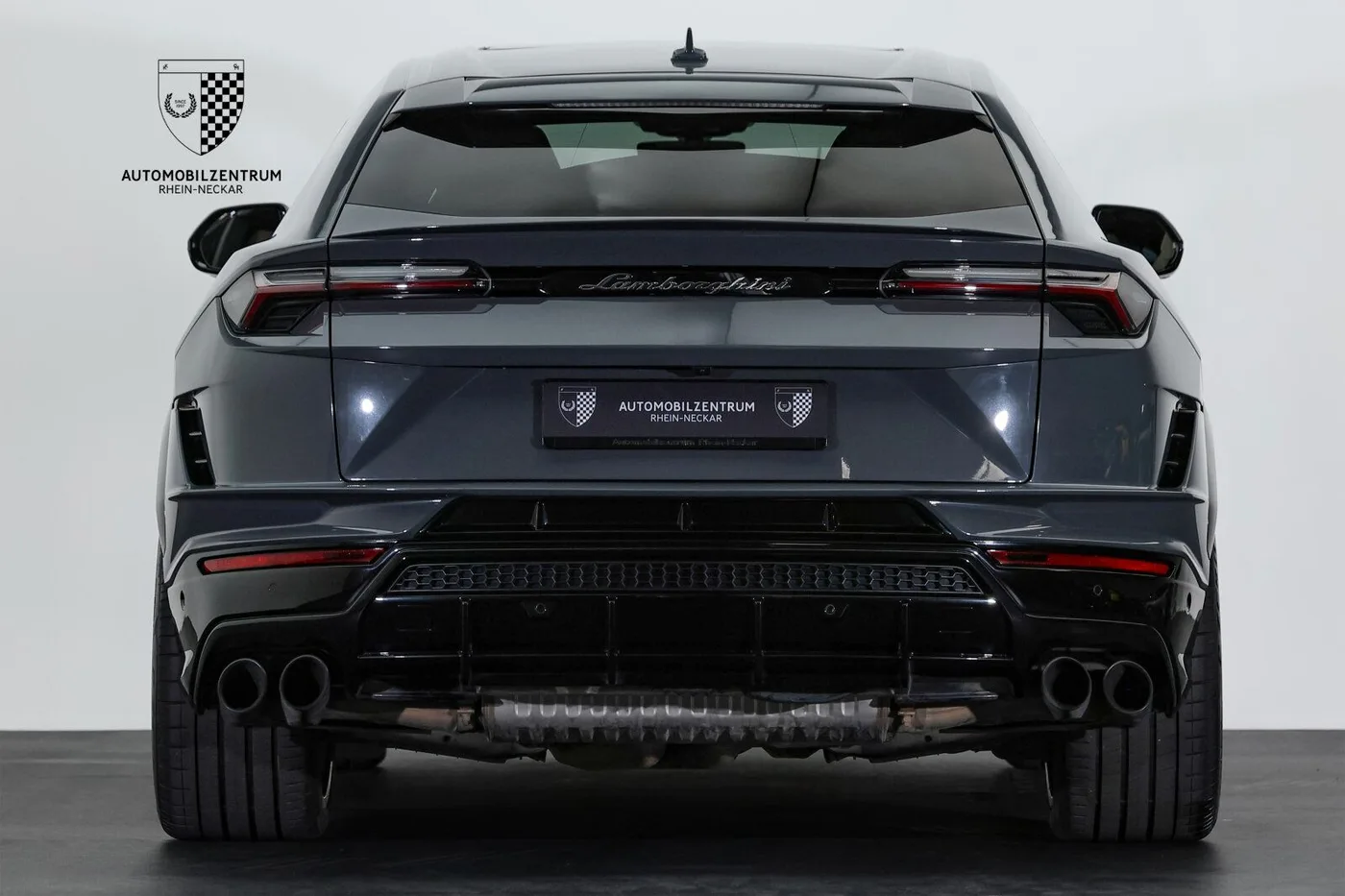 2023 Lamborghini Urus S offered by a supercar dealer in Viernheim, Germany, photo 6 of 25