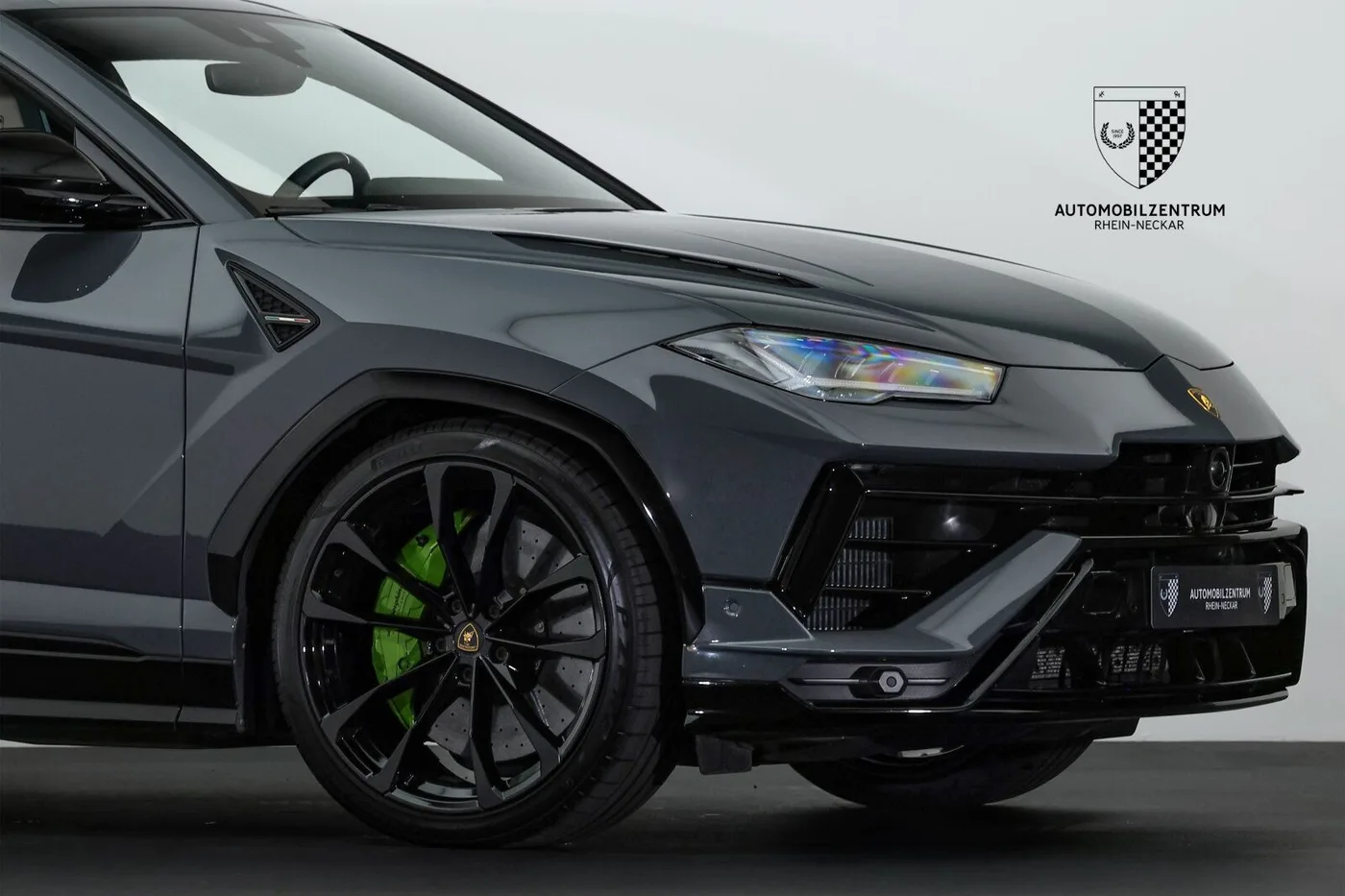 2023 Lamborghini Urus S offered by a supercar dealer in Viernheim, Germany, photo 9 of 25