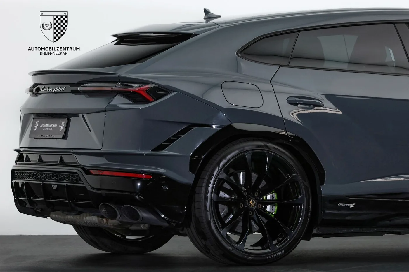 2023 Lamborghini Urus S offered by a supercar dealer in Viernheim, Germany, photo 13 of 25