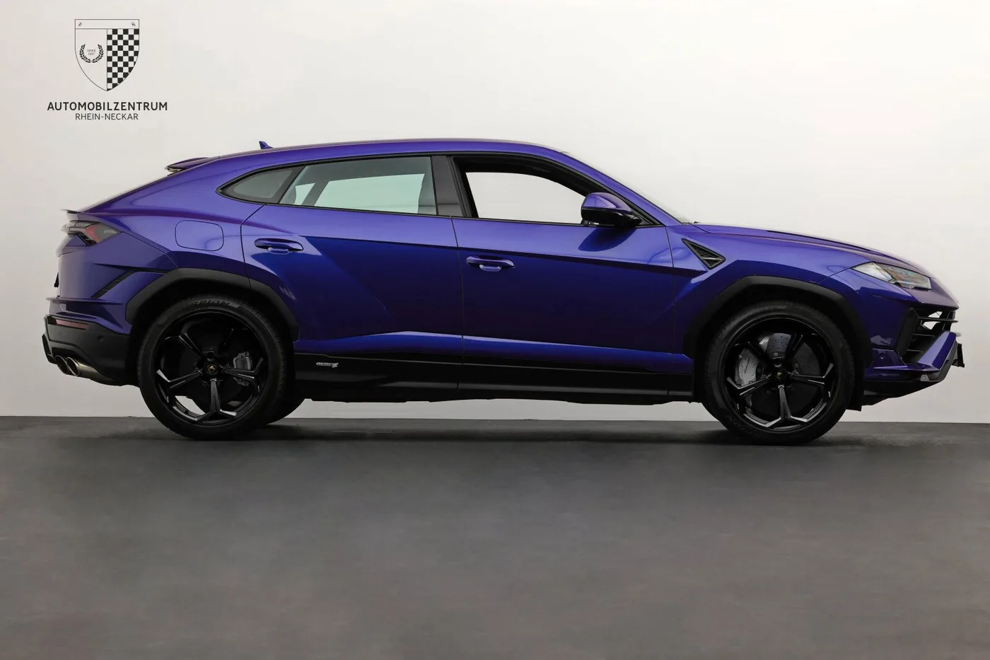 2023 Lamborghini Urus S proposée par un spécialiste de la supercar à Viernheim, Allemagne, photo 8 sur 25